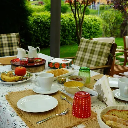 La Casa Del Glicine Tarzo Homestay Fratta (Treviso)