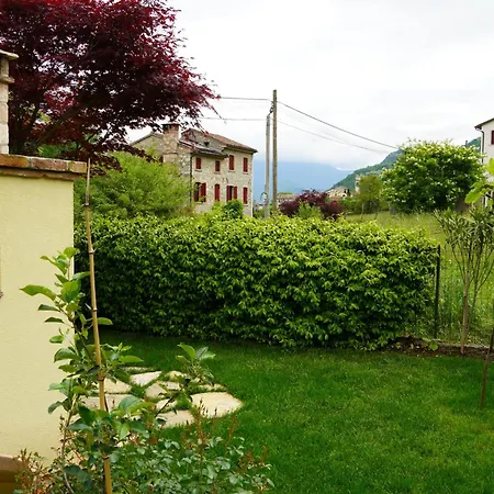 Homestay La Casa Del Glicine Tarzo Fratta (Treviso)