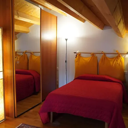 La Casa Del Glicine Tarzo Homestay