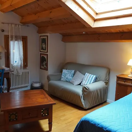 La Casa Del Glicine Tarzo Homestay Fratta (Treviso)